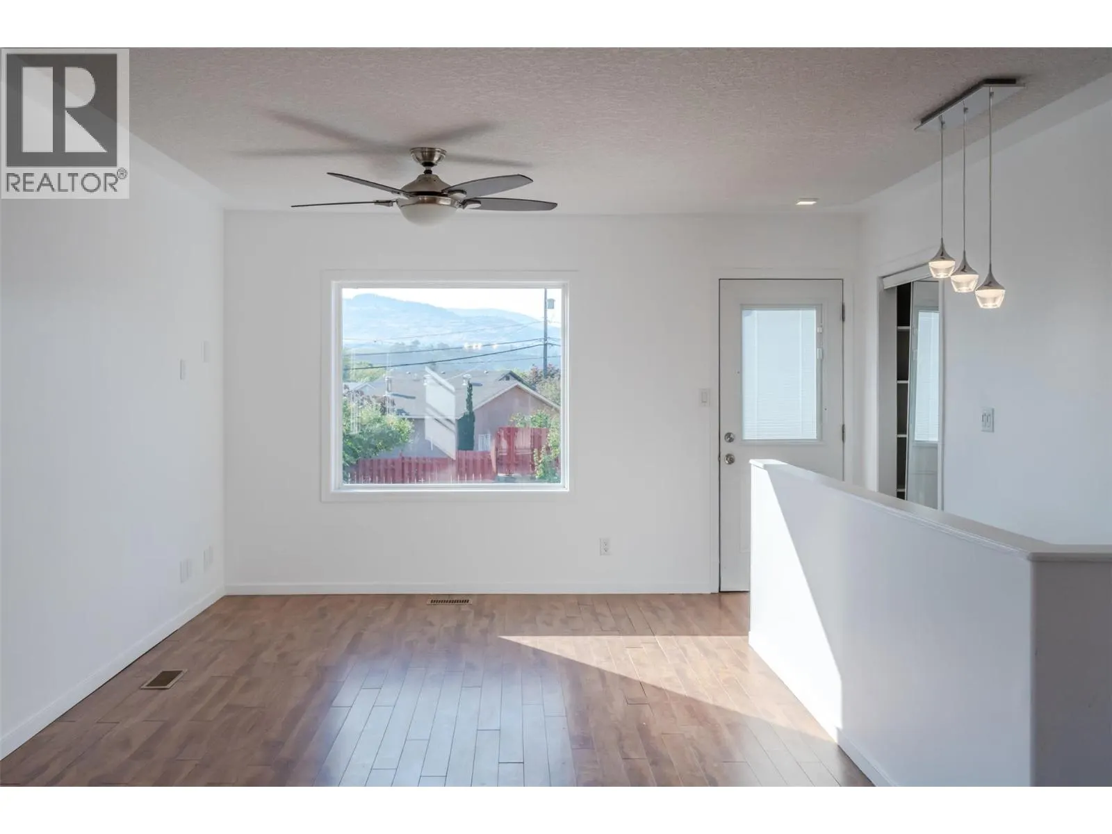 6556 Kootenay Street