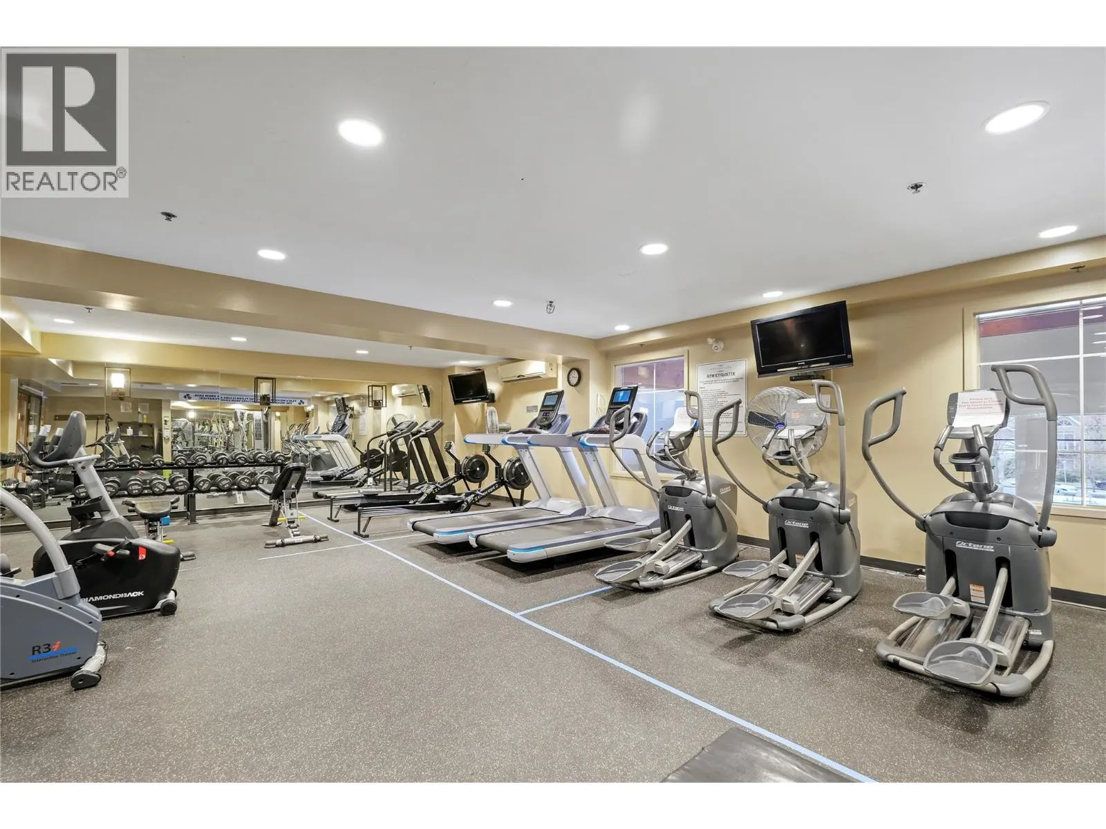 1093 Sunset Drive Unit# 307