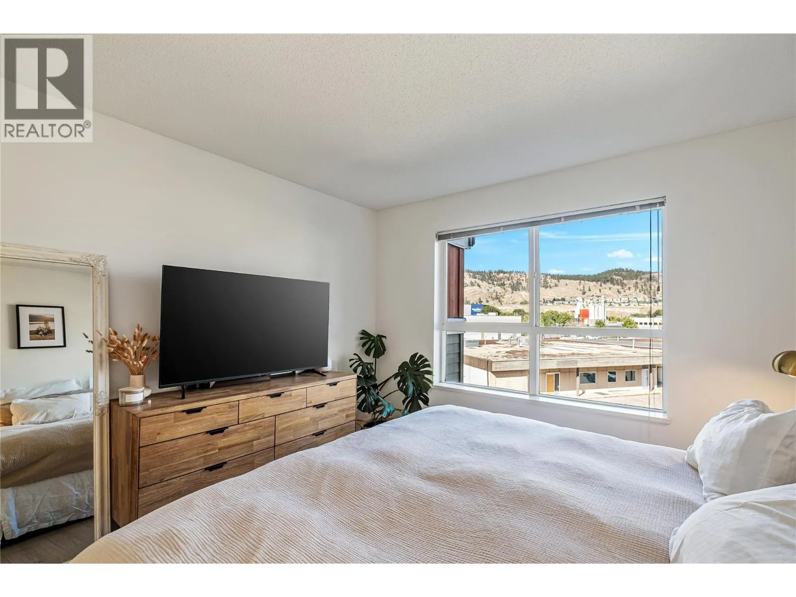 1093 Sunset Drive Unit# 307