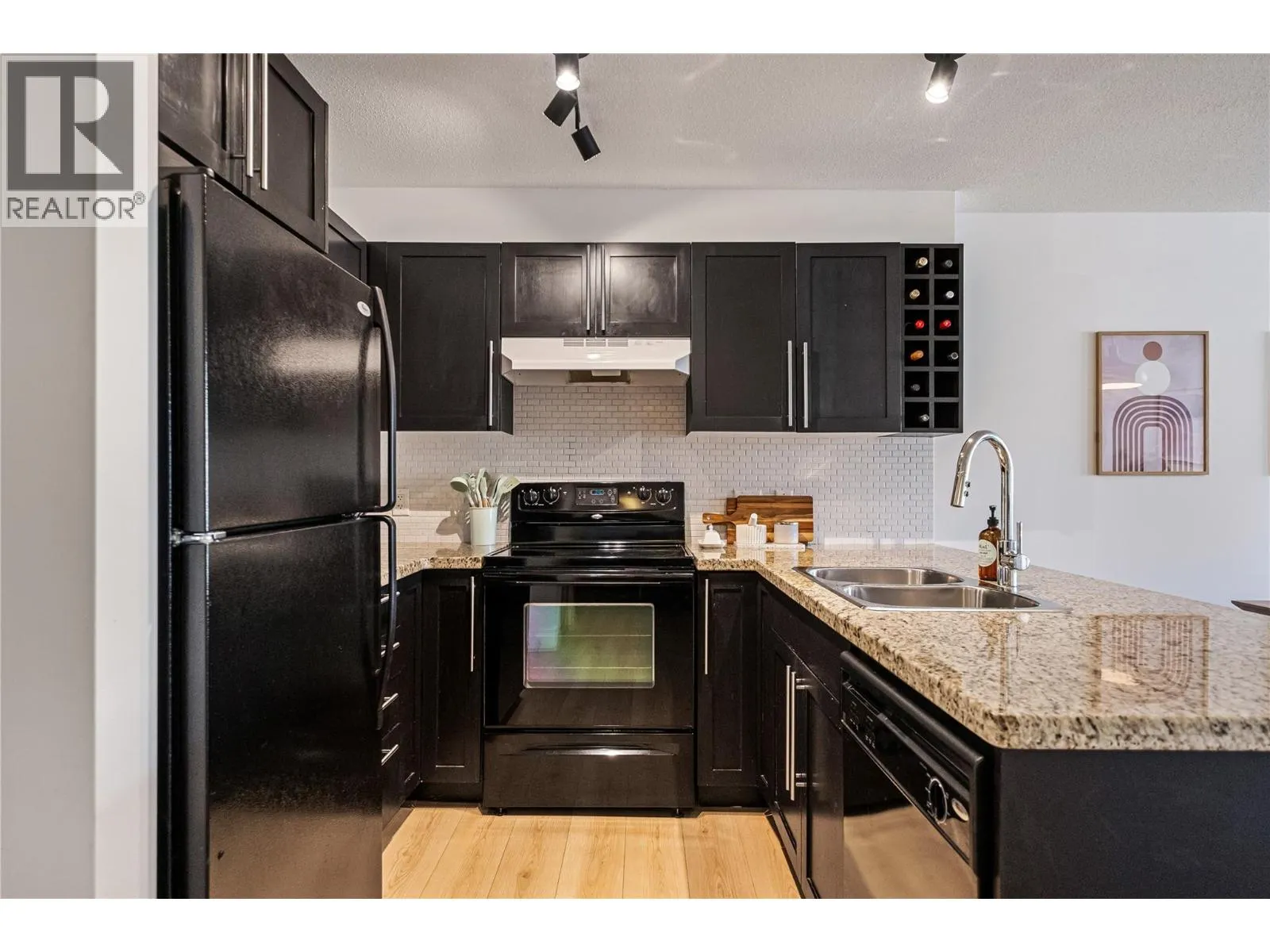 1093 Sunset Drive Unit# 307