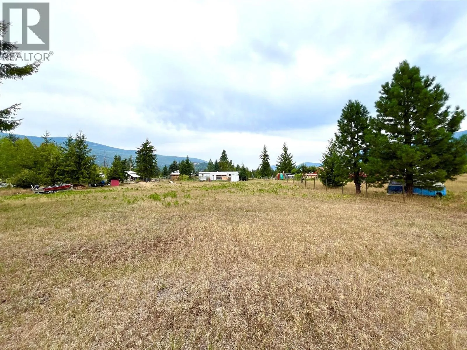 3754 Krestova Road