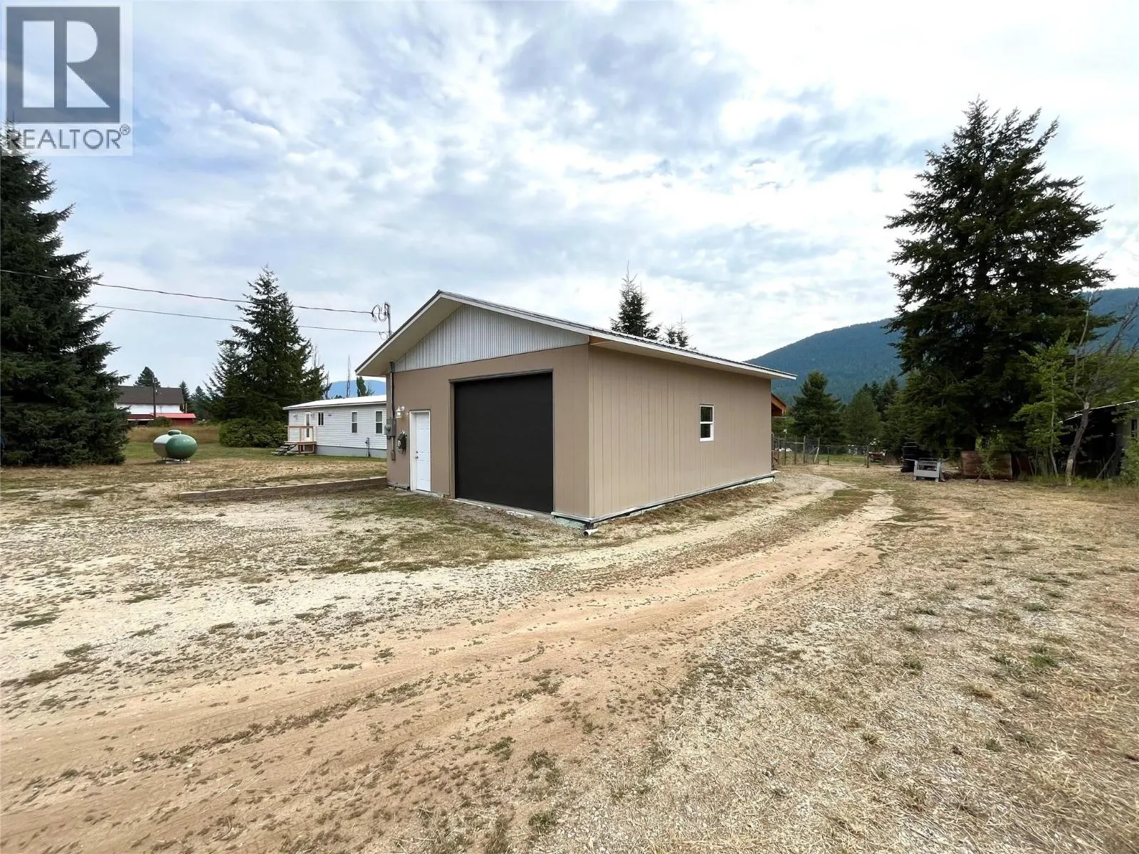 3754 Krestova Road