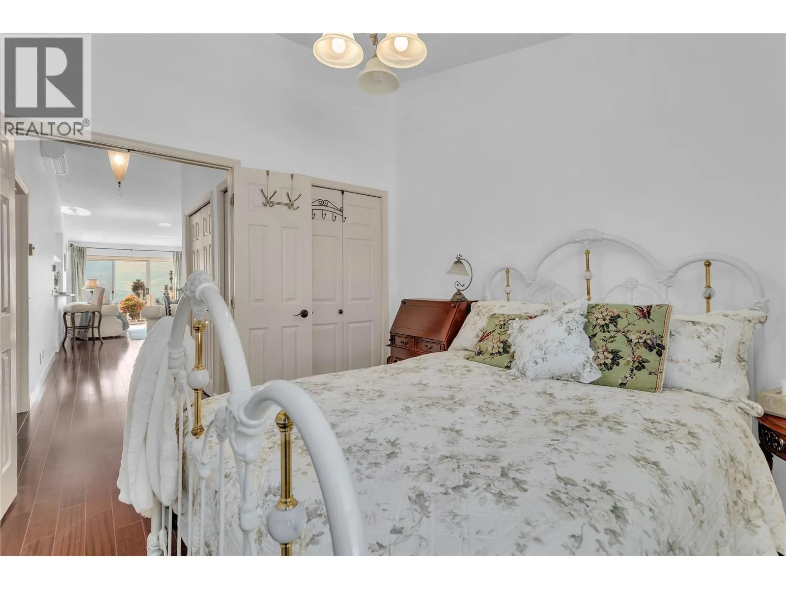 4450 Ponderosa Drive Unit# 203