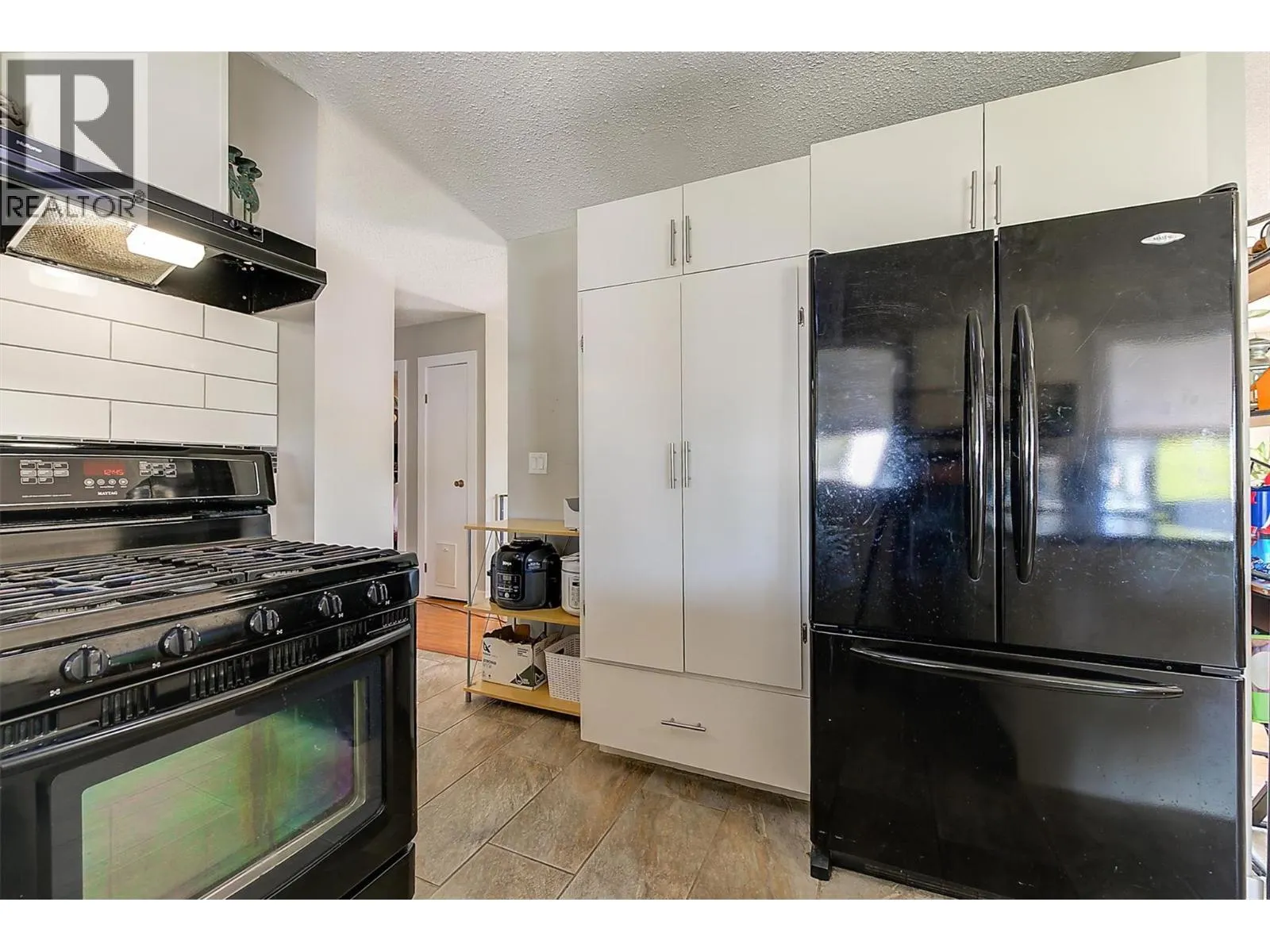 280 HOLBROOK Road W