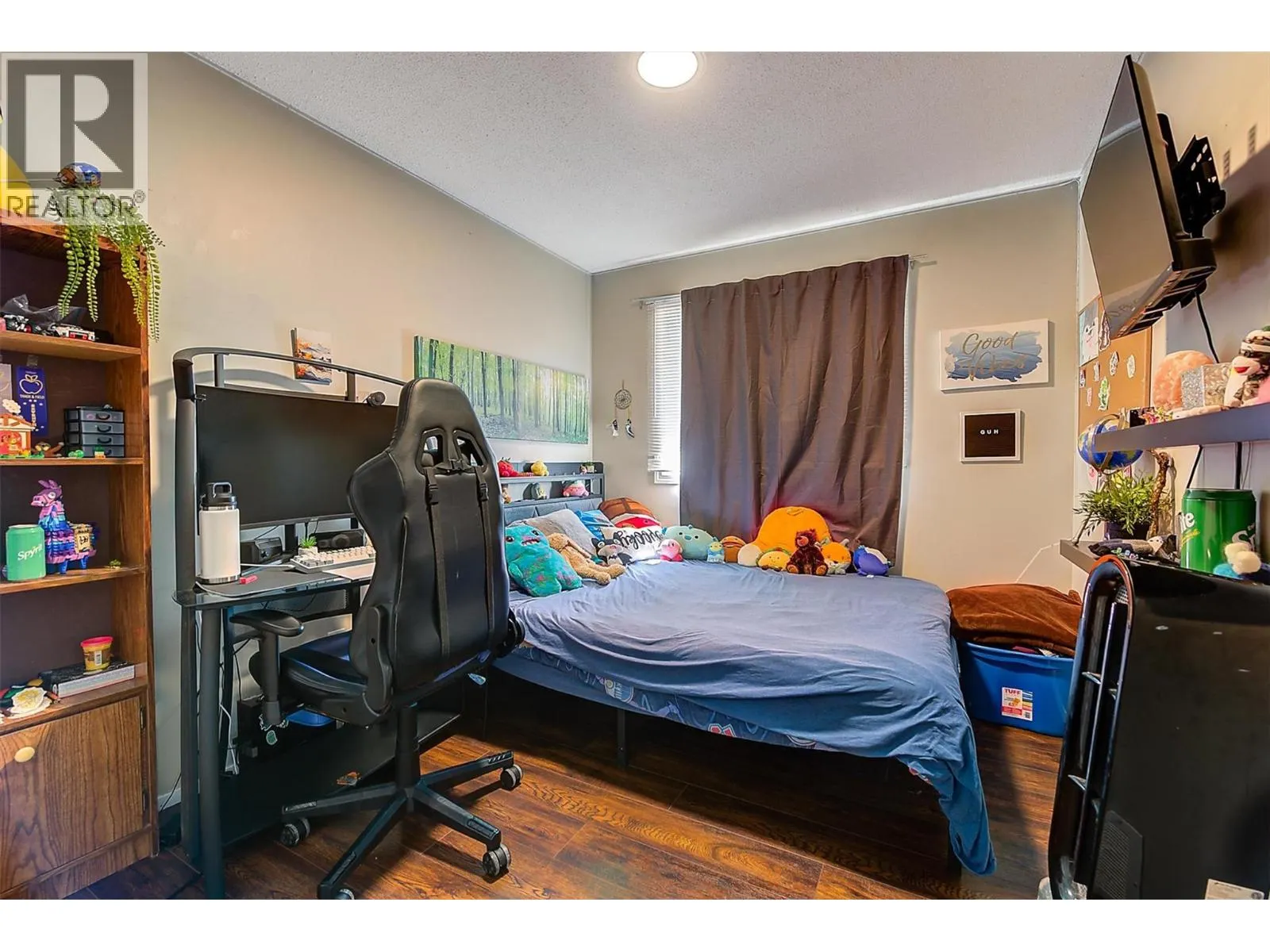 280 HOLBROOK Road W