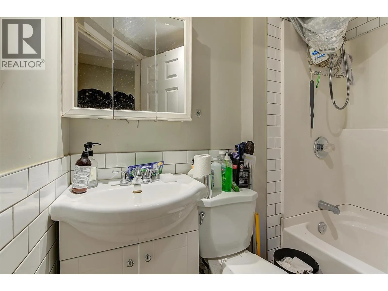 280 HOLBROOK Road W