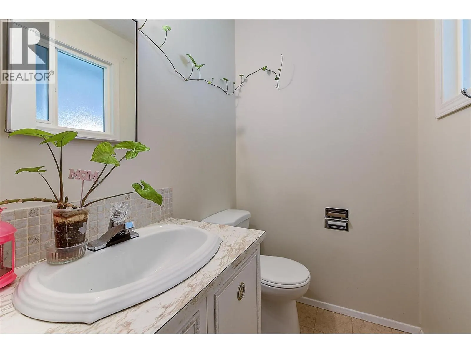 280 HOLBROOK Road W