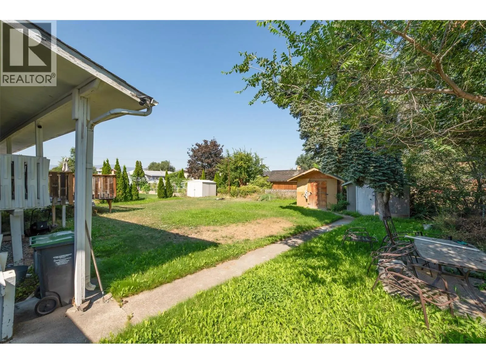 280 HOLBROOK Road W
