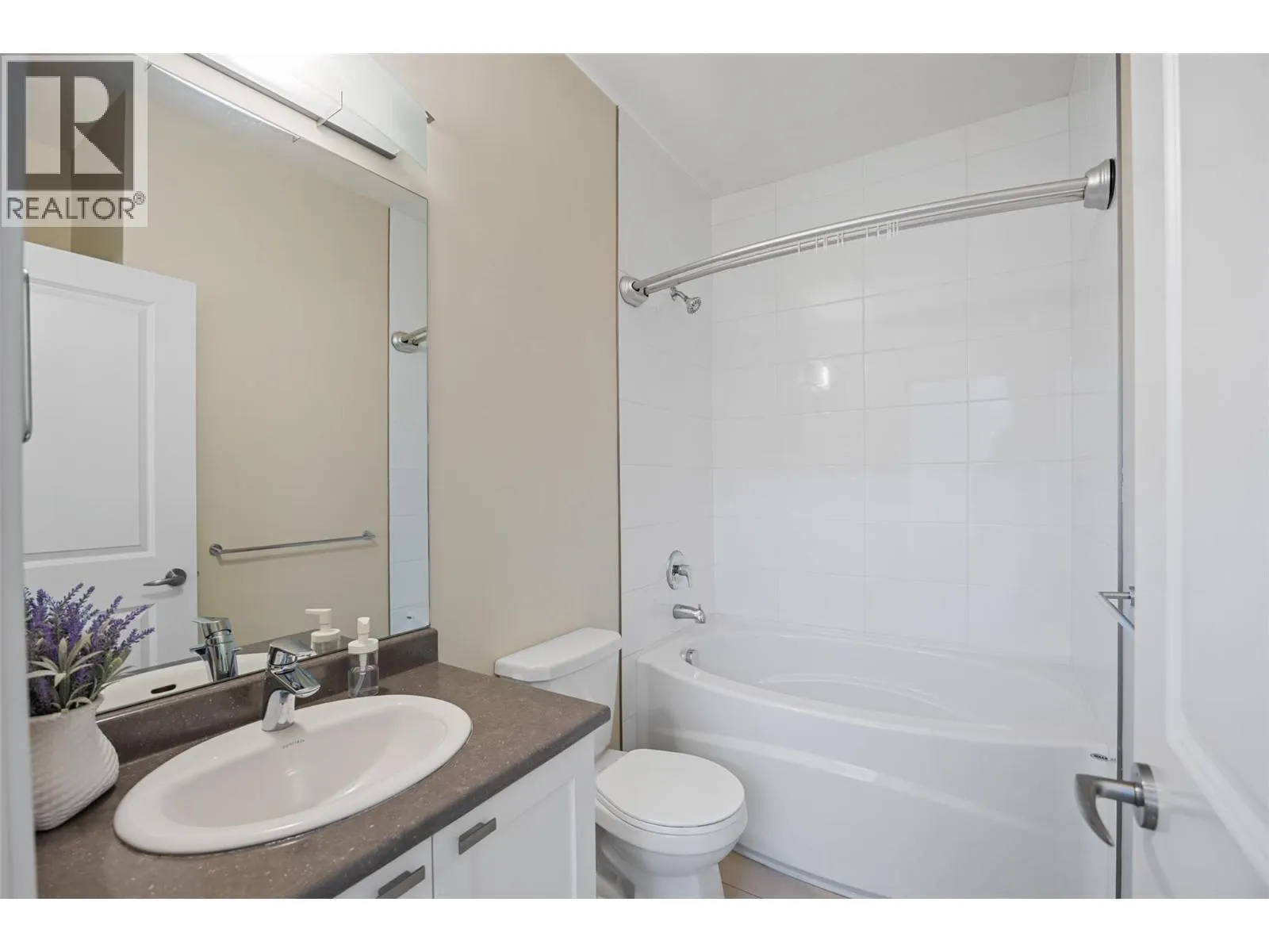 2200 Linfield Drive Unit# 33