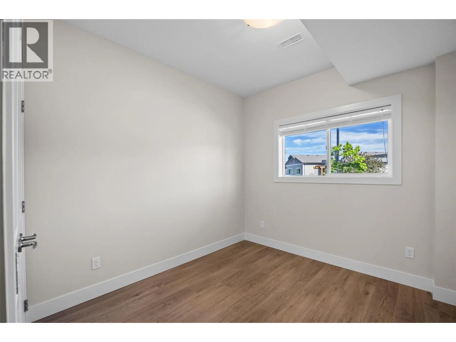 2200 Linfield Drive Unit# 33
