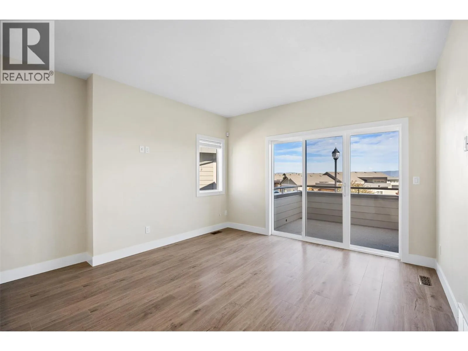 2200 Linfield Drive Unit# 33