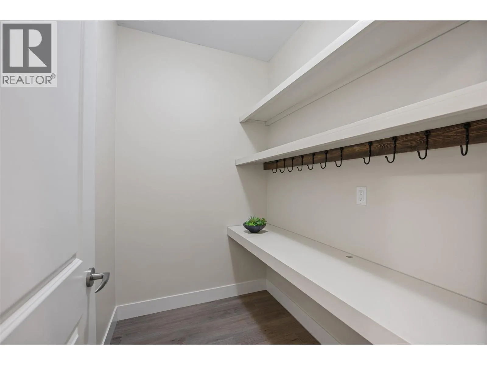 2200 Linfield Drive Unit# 33