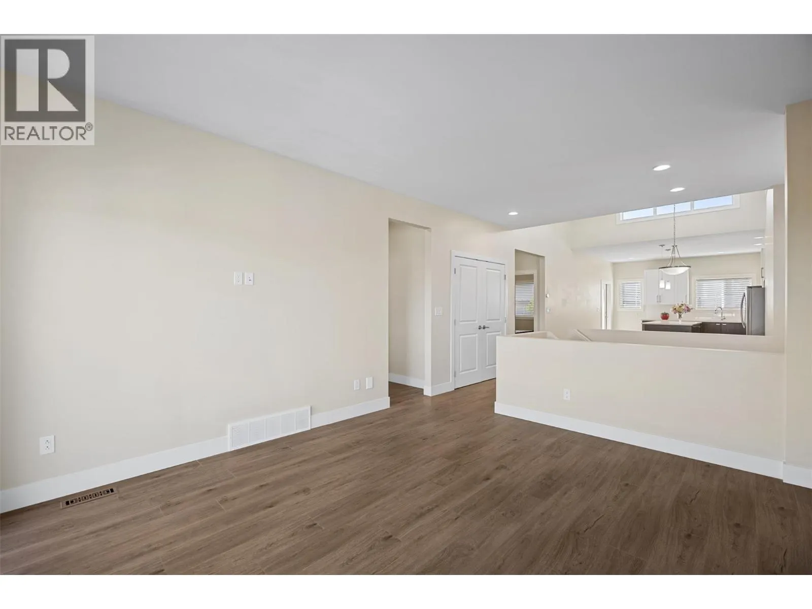 2200 Linfield Drive Unit# 33