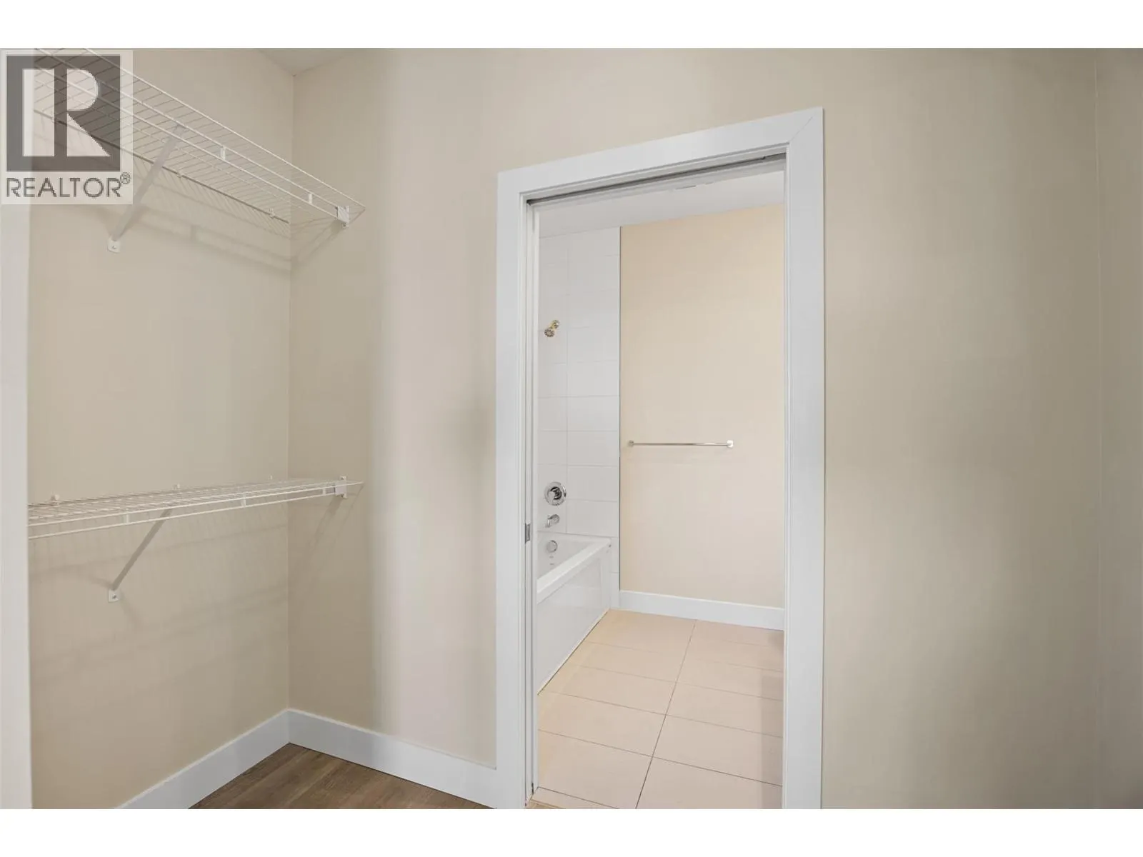 2200 Linfield Drive Unit# 33