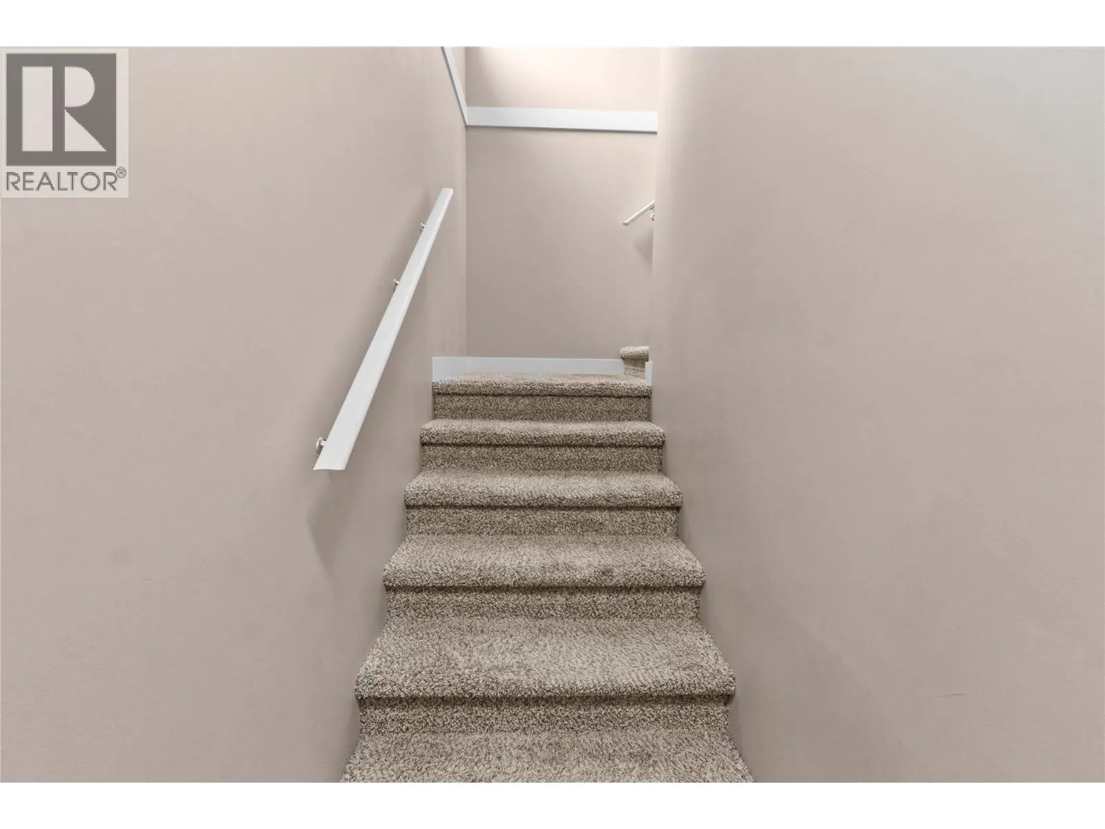 1449 1 Avenue NE Unit# 405