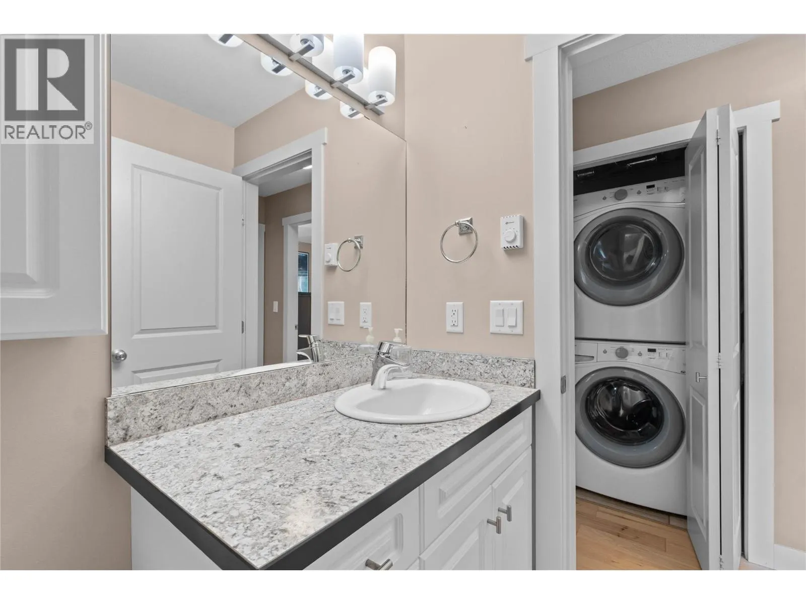 1449 1 Avenue NE Unit# 405