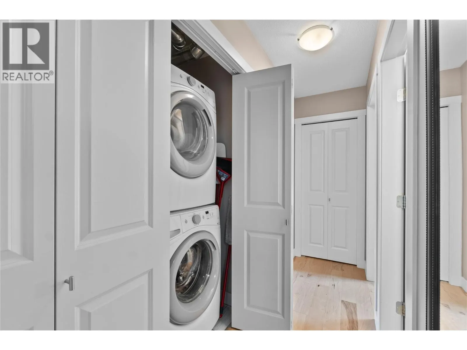 1449 1 Avenue NE Unit# 405