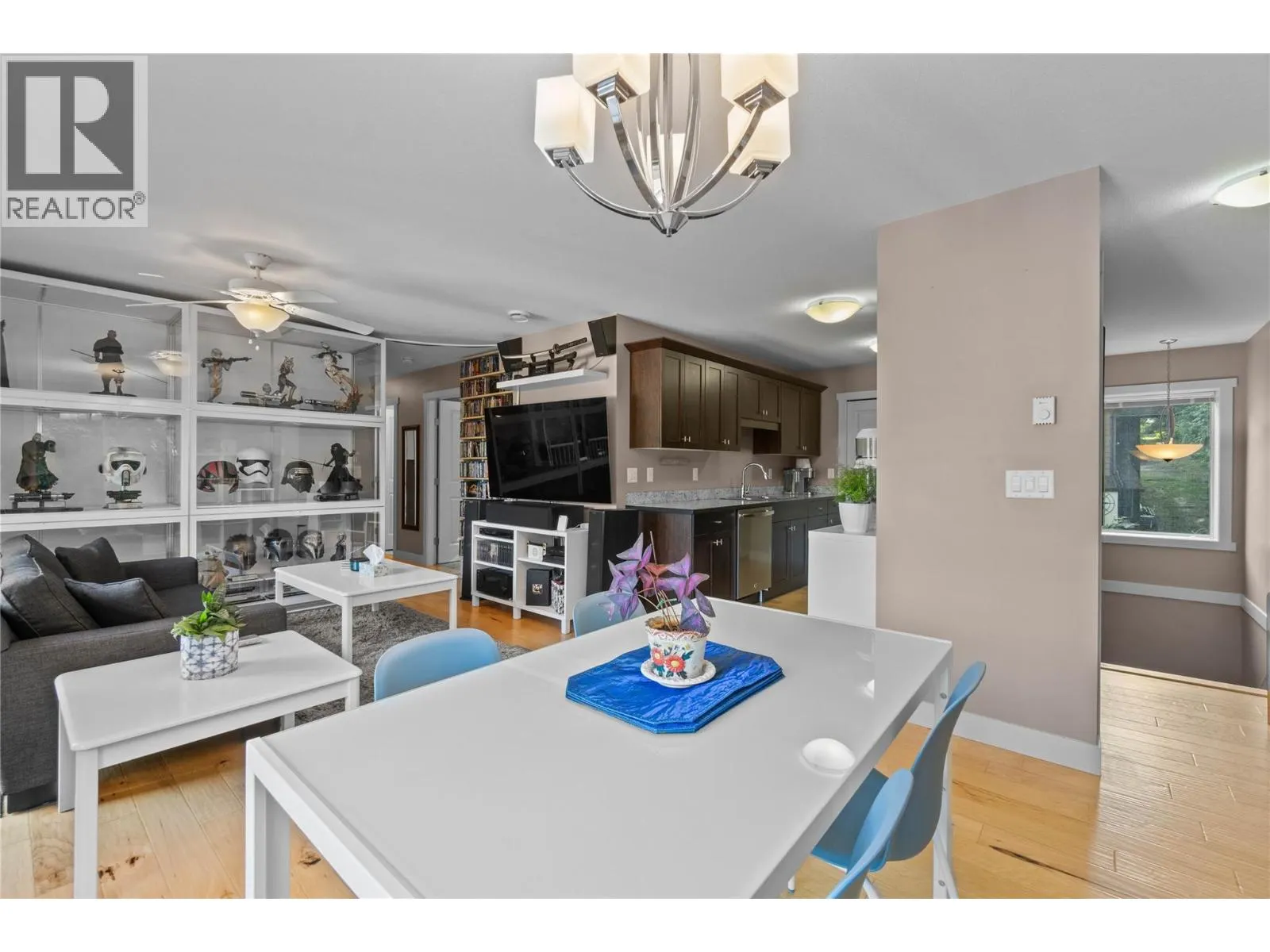 1449 1 Avenue NE Unit# 405