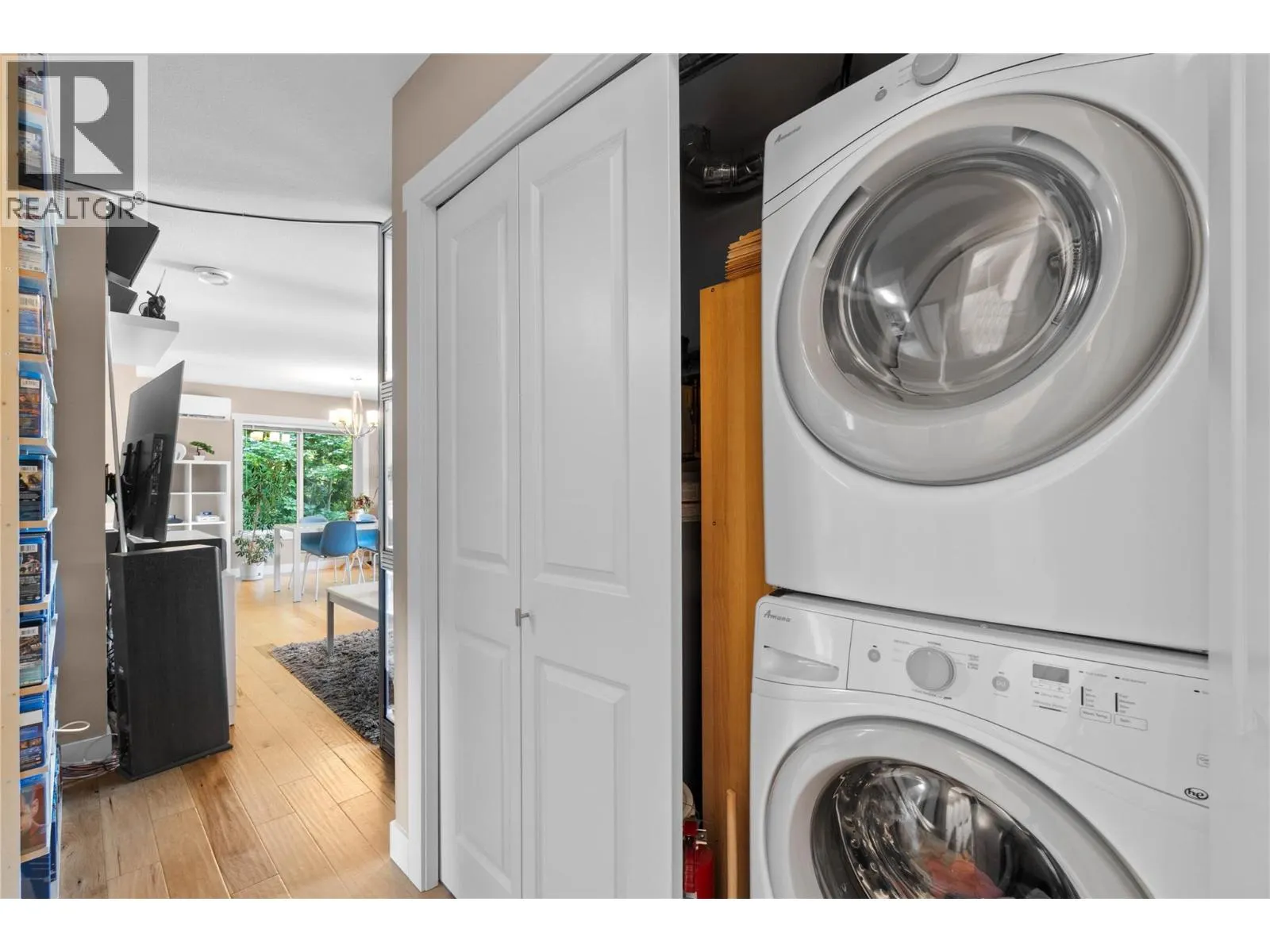 1449 1 Avenue NE Unit# 405