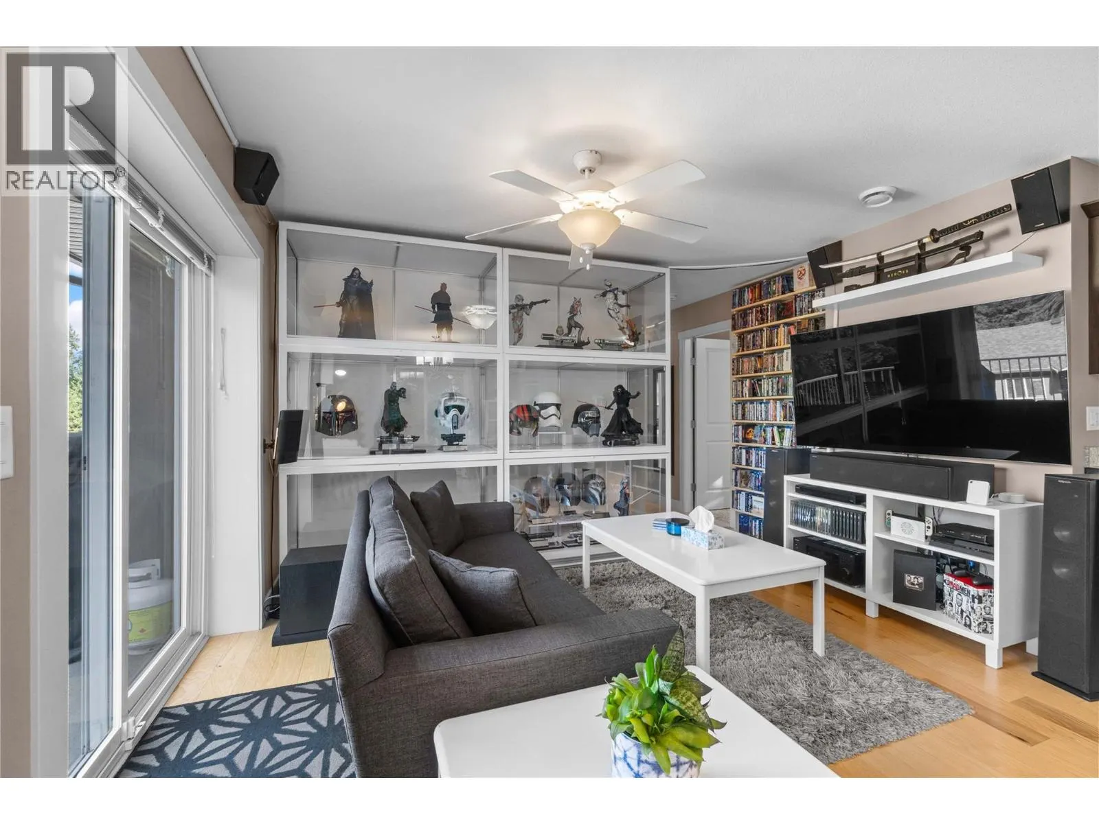 1449 1 Avenue NE Unit# 405