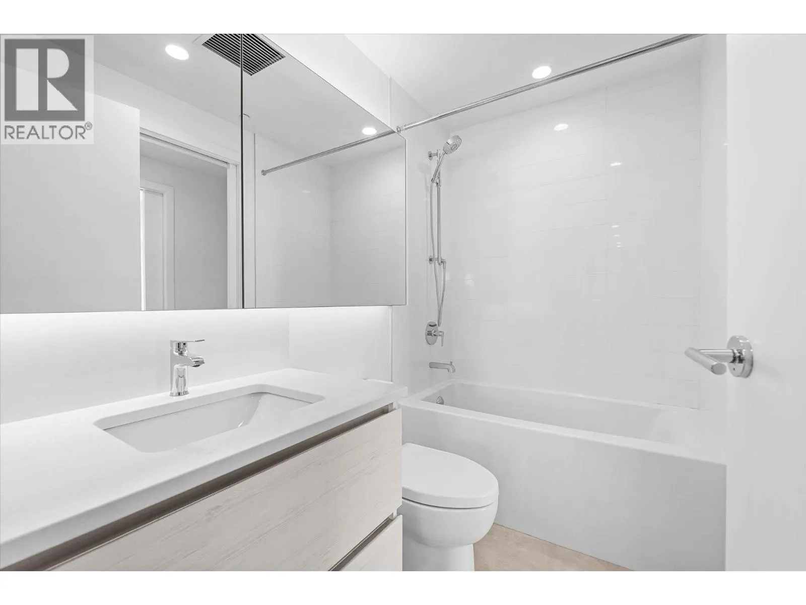 1626 WATER Street Unit# 3307