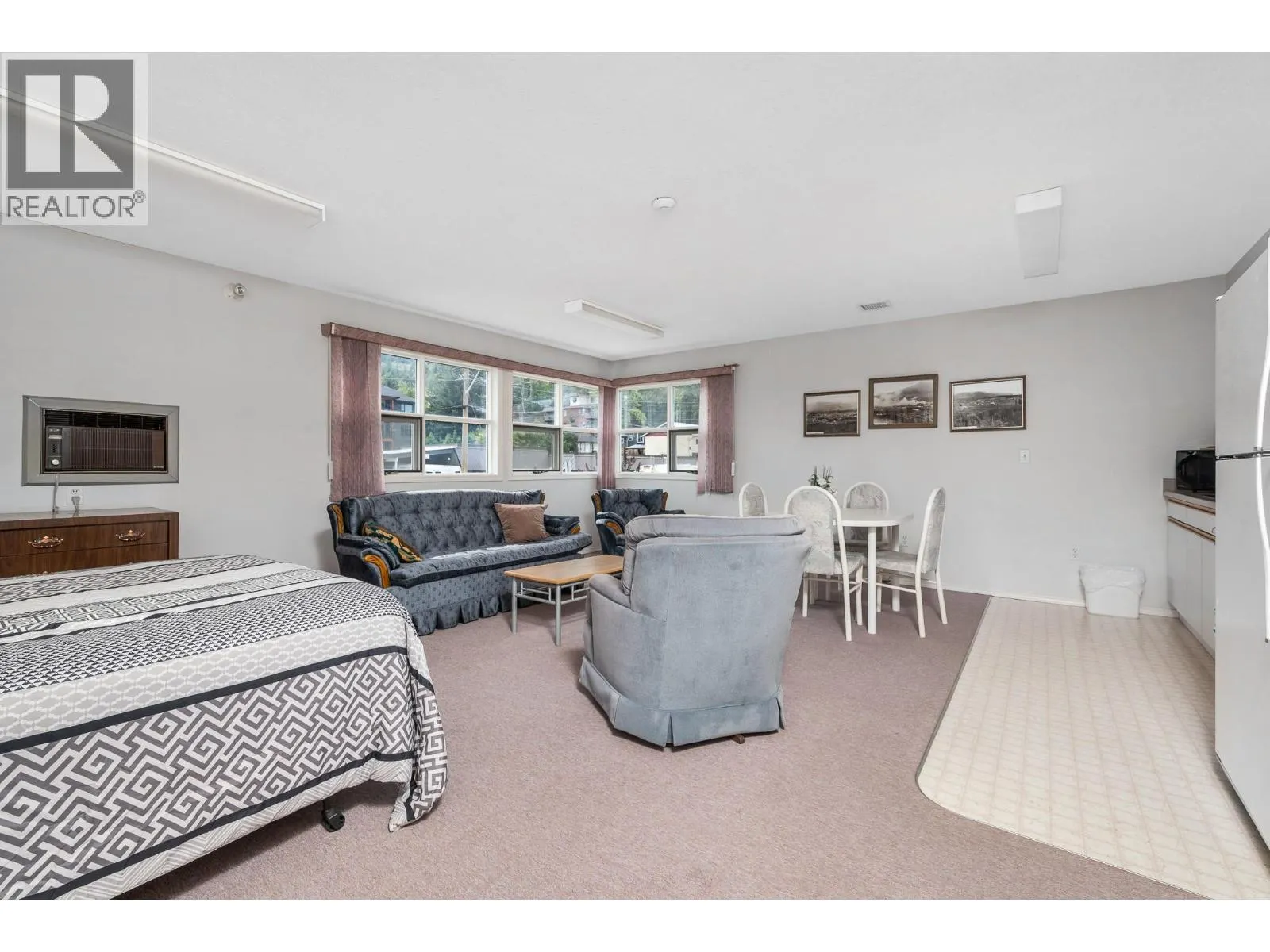703 Granville Avenue Unit# 205 Lot# 5