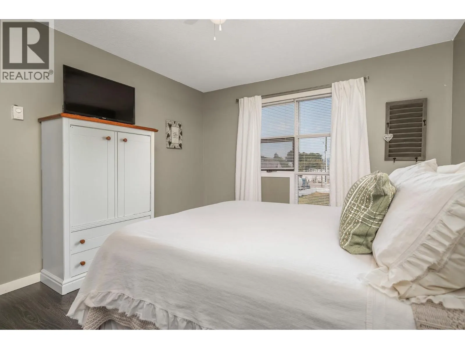 703 Granville Avenue Unit# 205 Lot# 5
