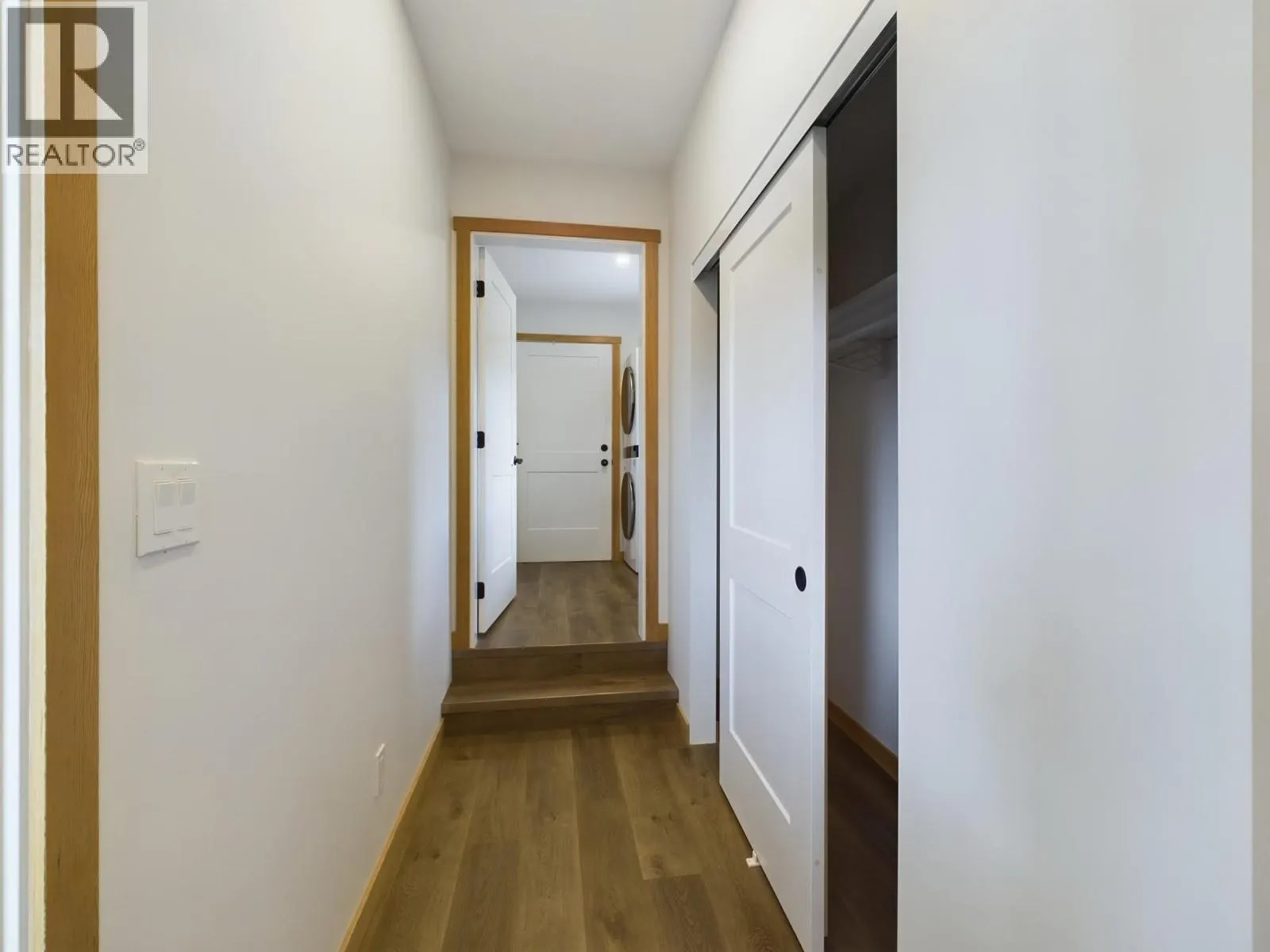 555 EARLE Crescent