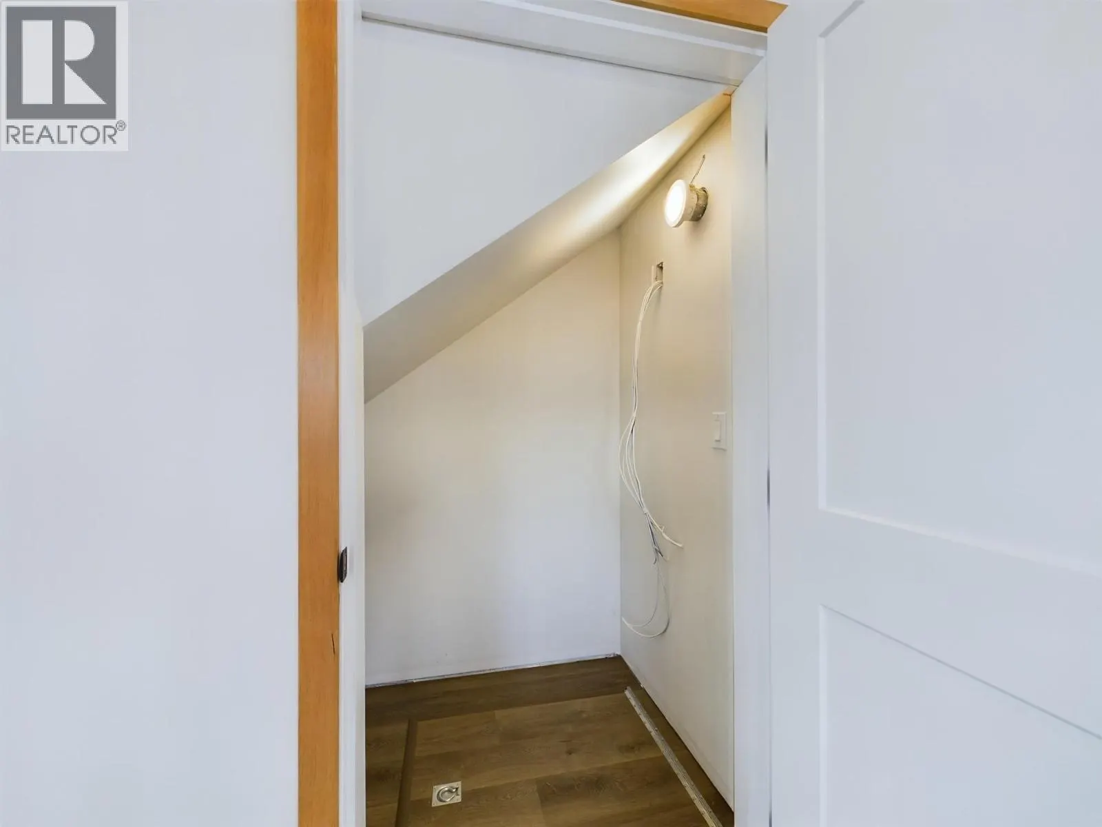 555 EARLE Crescent