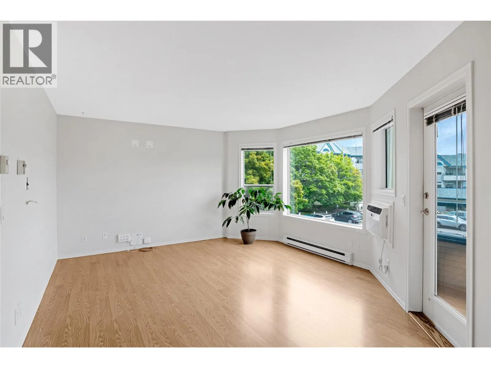 3283 Casorso Road Unit# 210