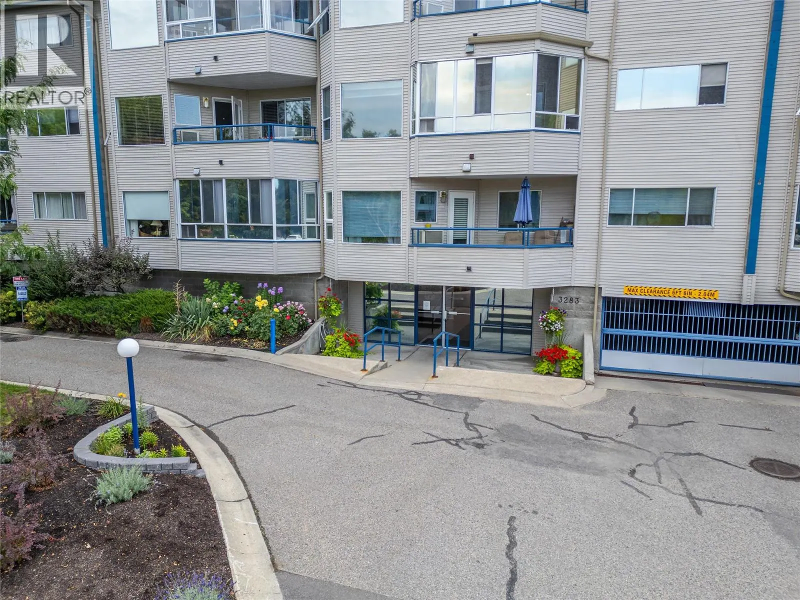 3283 Casorso Road Unit# 210