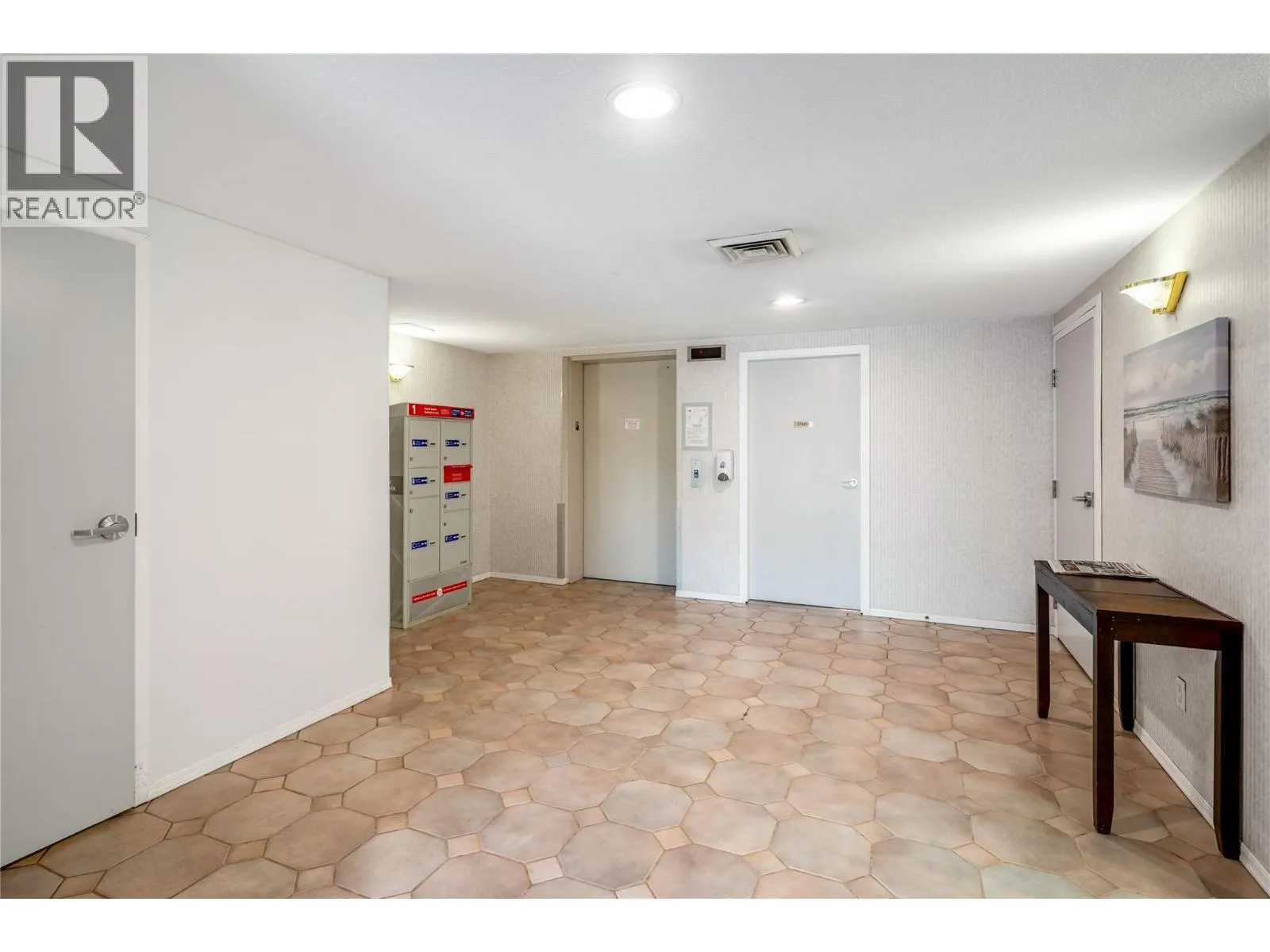 3283 Casorso Road Unit# 210