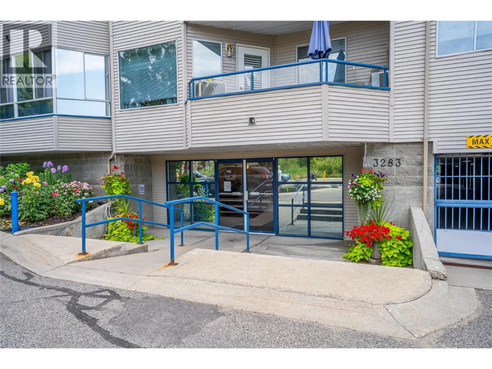 3283 Casorso Road Unit# 210