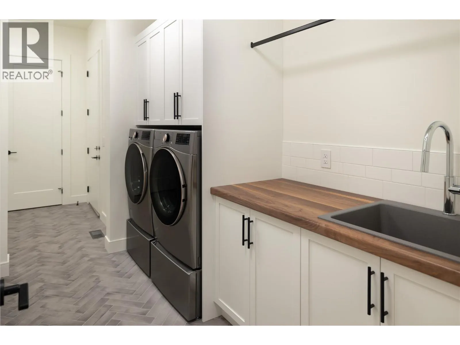 5650 The Edge Place Unit# 110