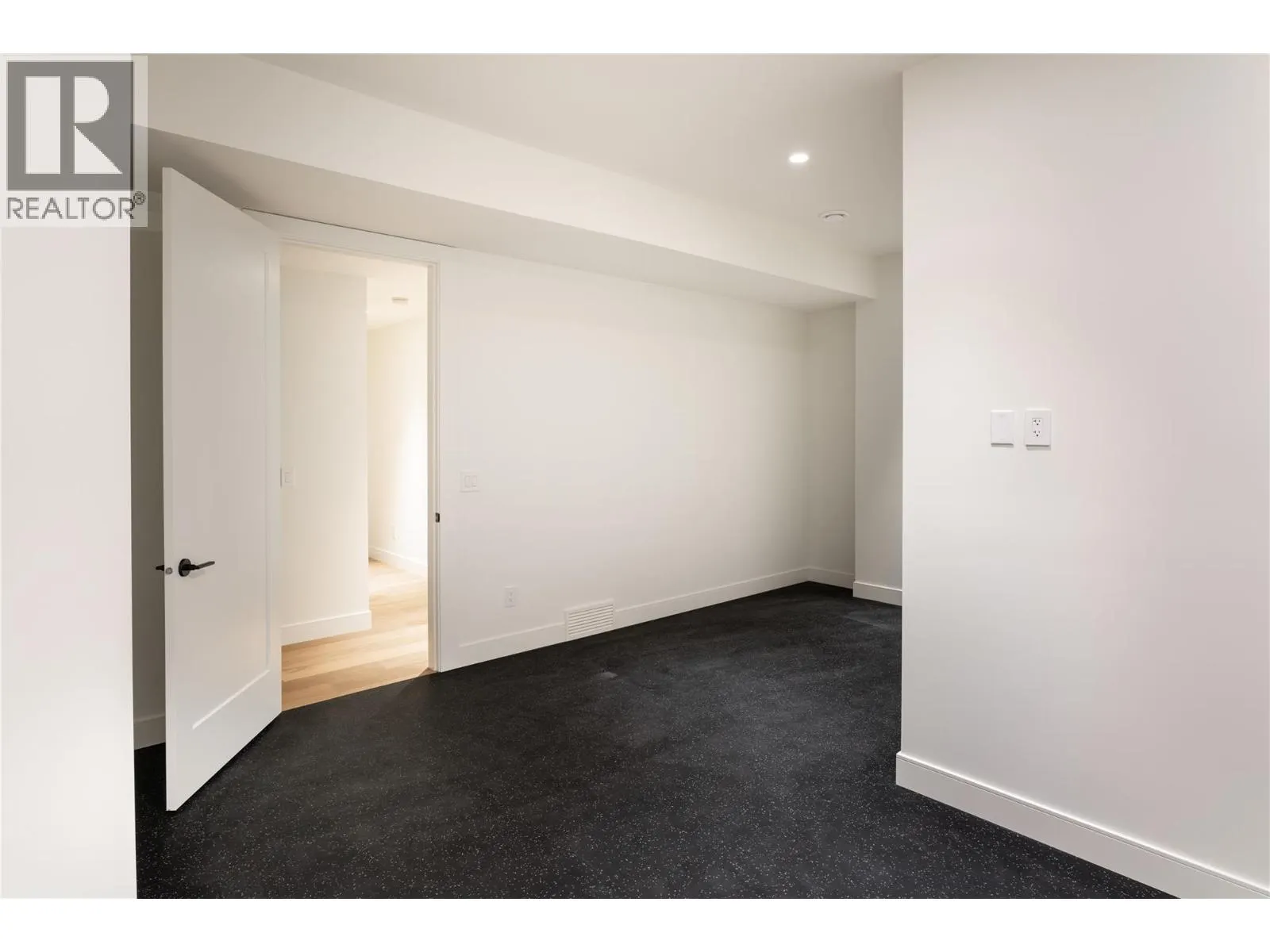 5650 The Edge Place Unit# 110