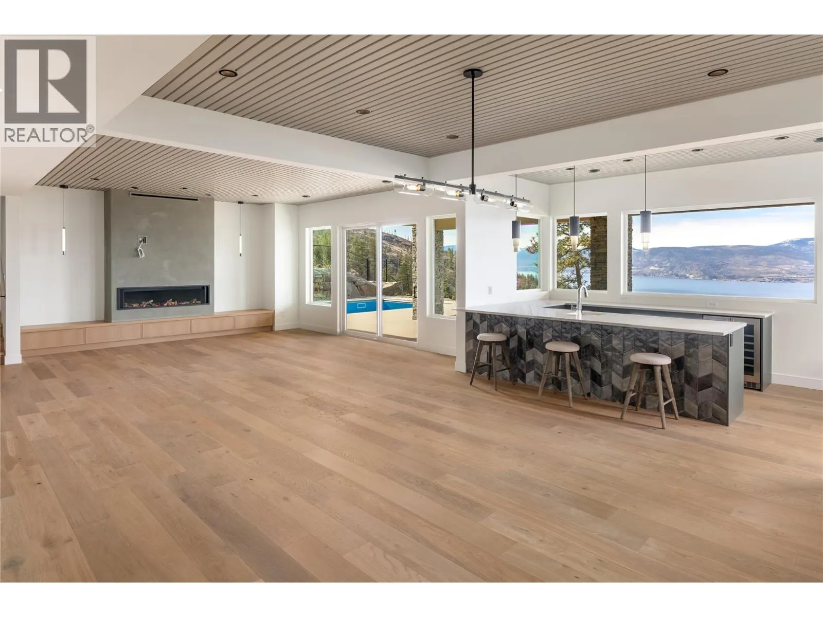 5650 The Edge Place Unit# 110