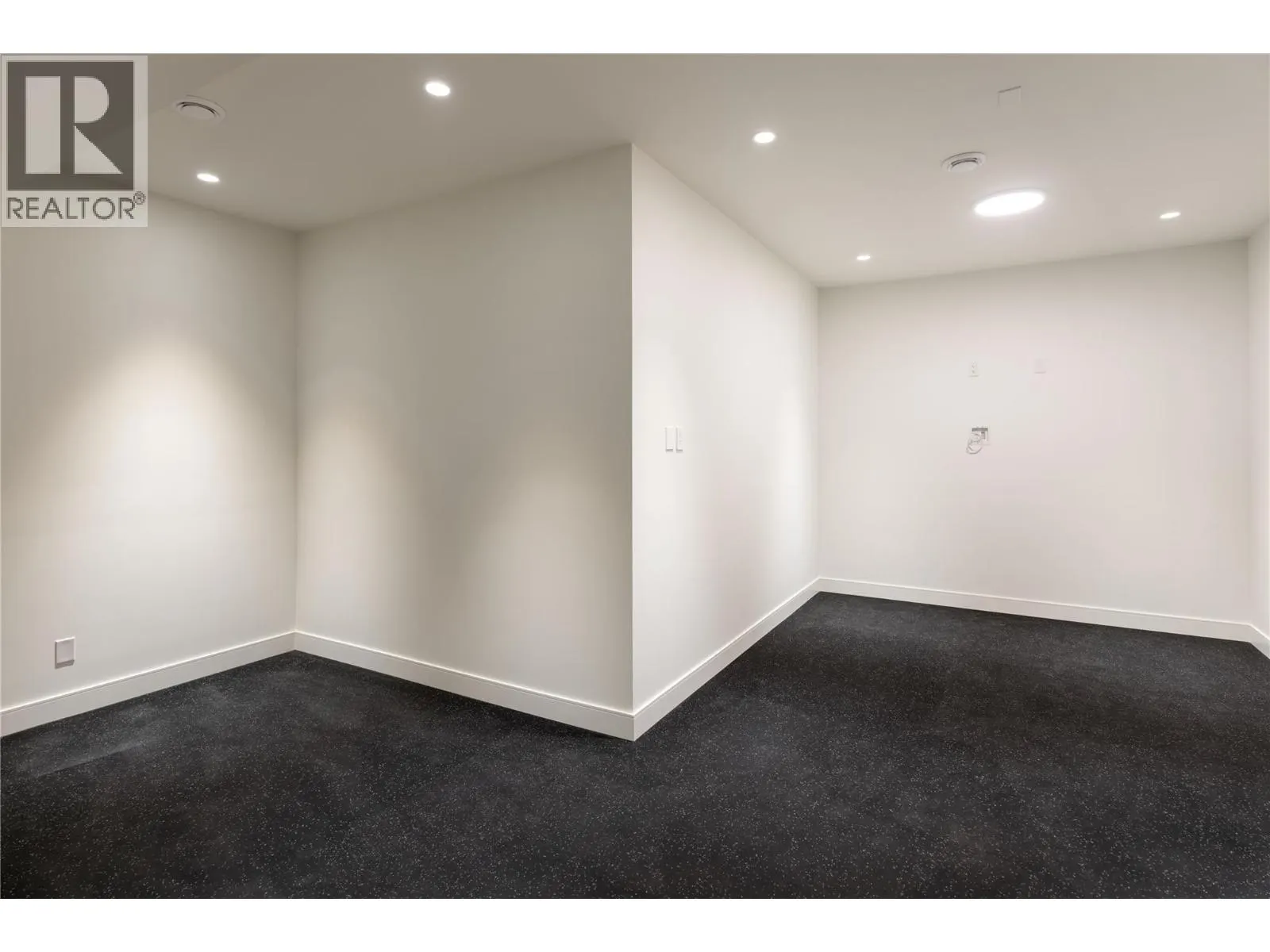 5650 The Edge Place Unit# 110