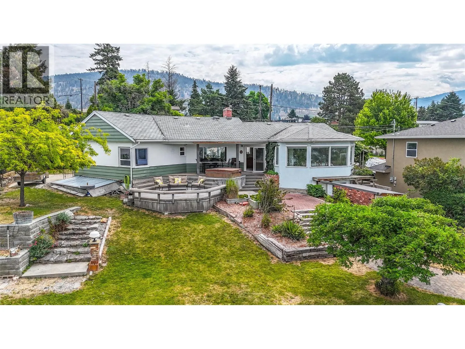 198 Bankview Place