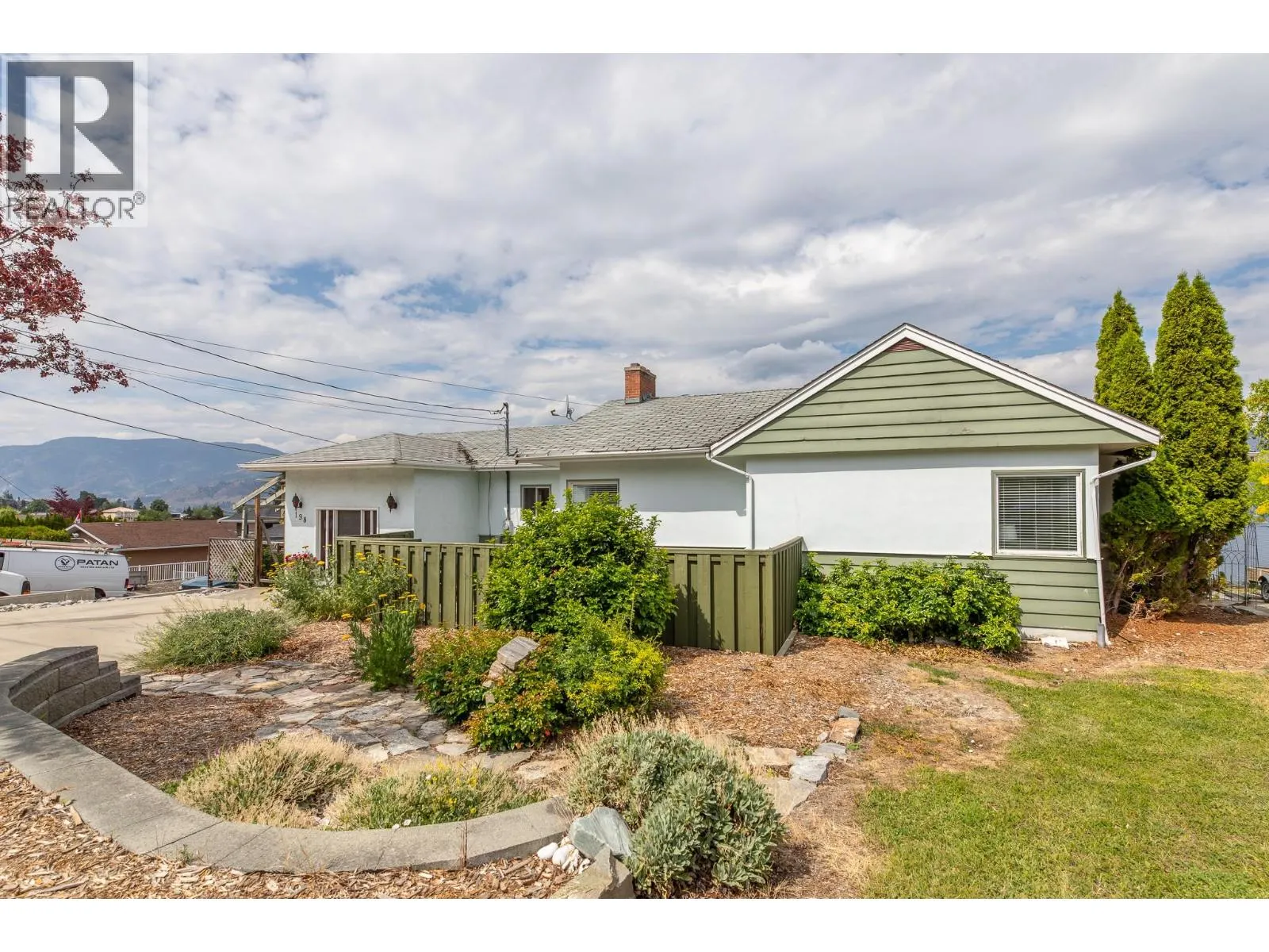 198 Bankview Place