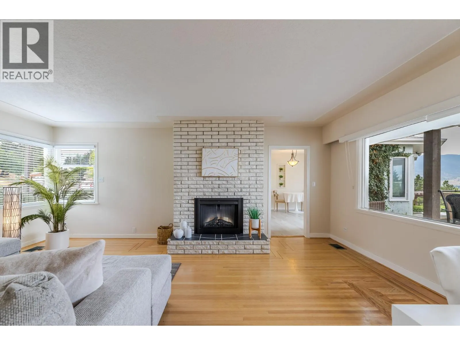 198 Bankview Place