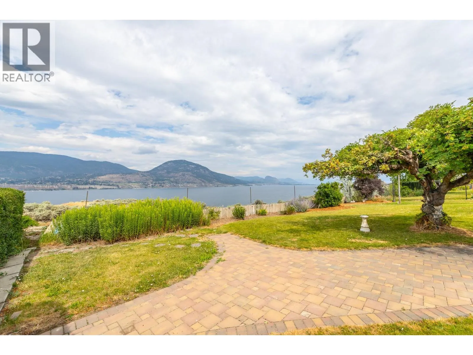 198 Bankview Place