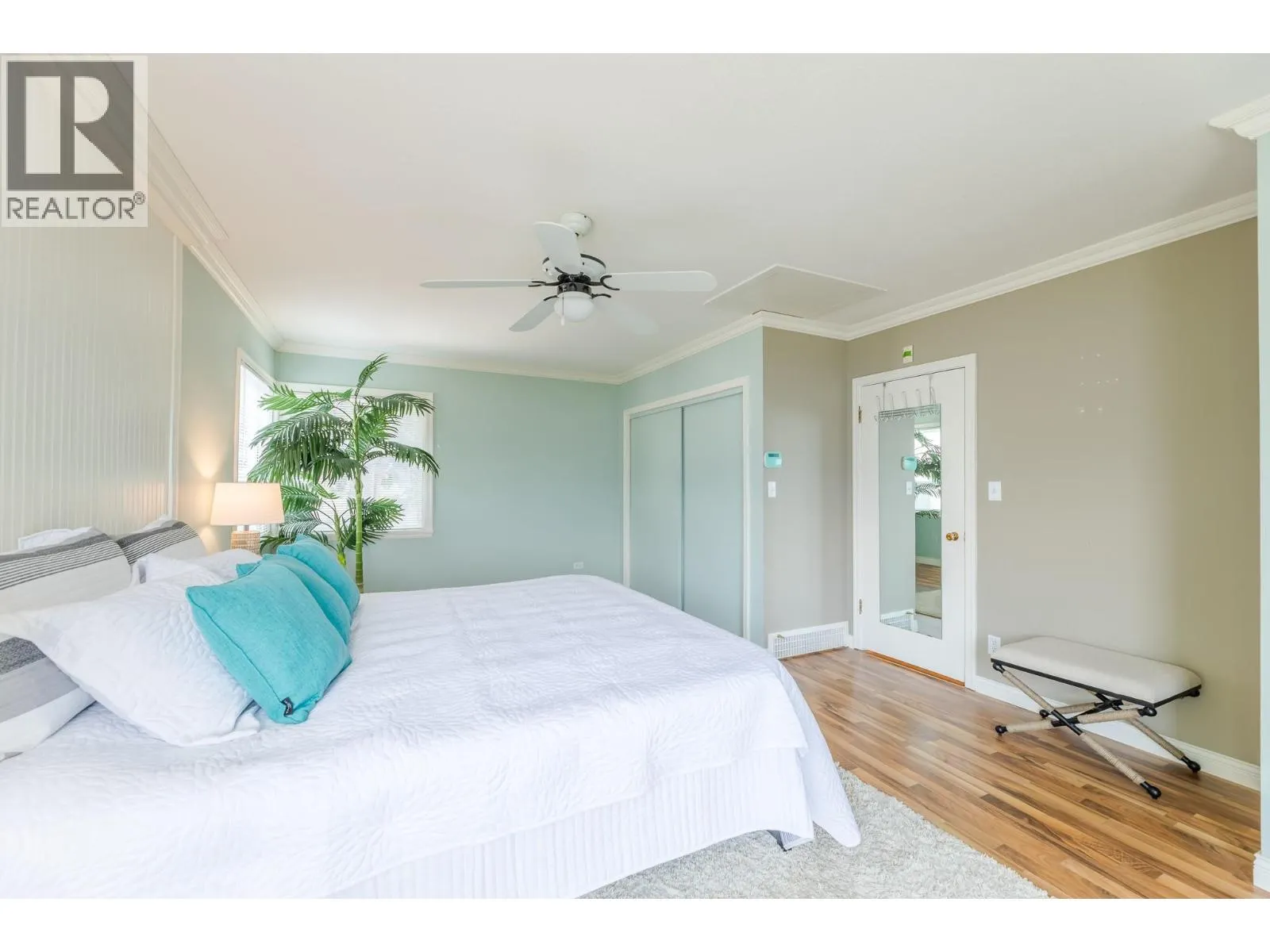 198 Bankview Place