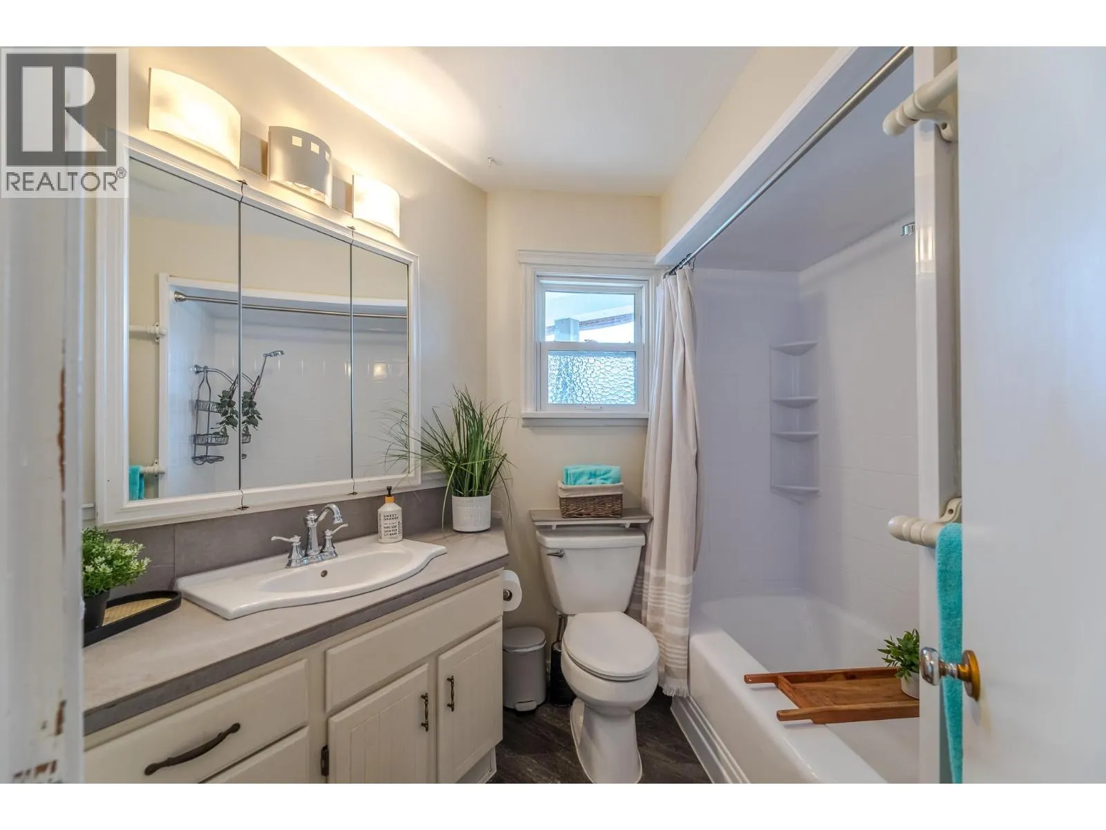 198 Bankview Place
