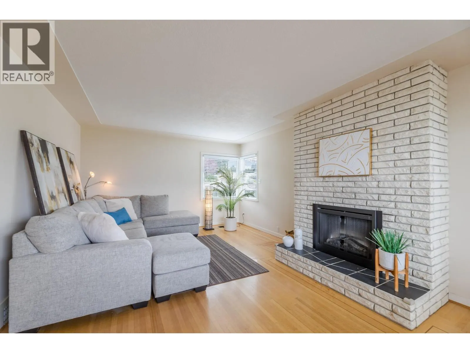 198 Bankview Place