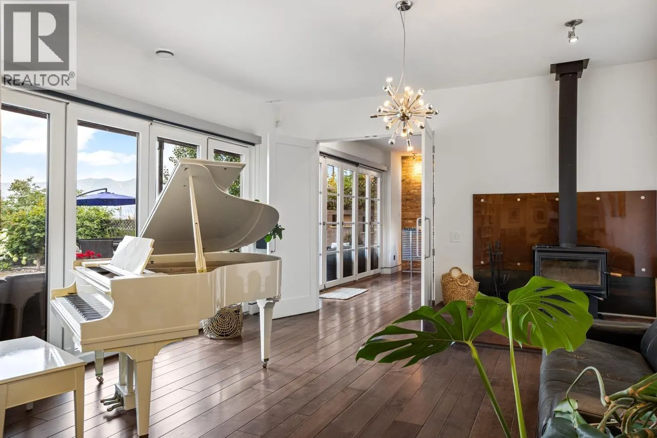 2737 Casa Loma Road