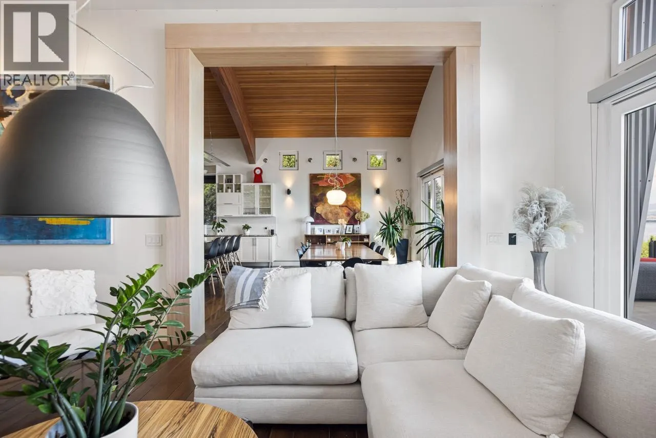 2737 Casa Loma Road