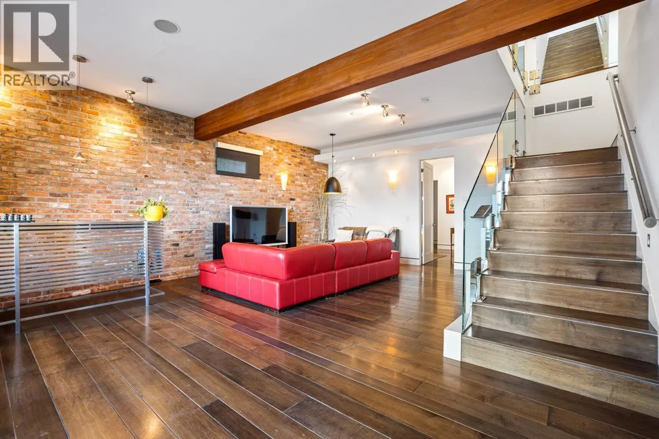 2737 Casa Loma Road