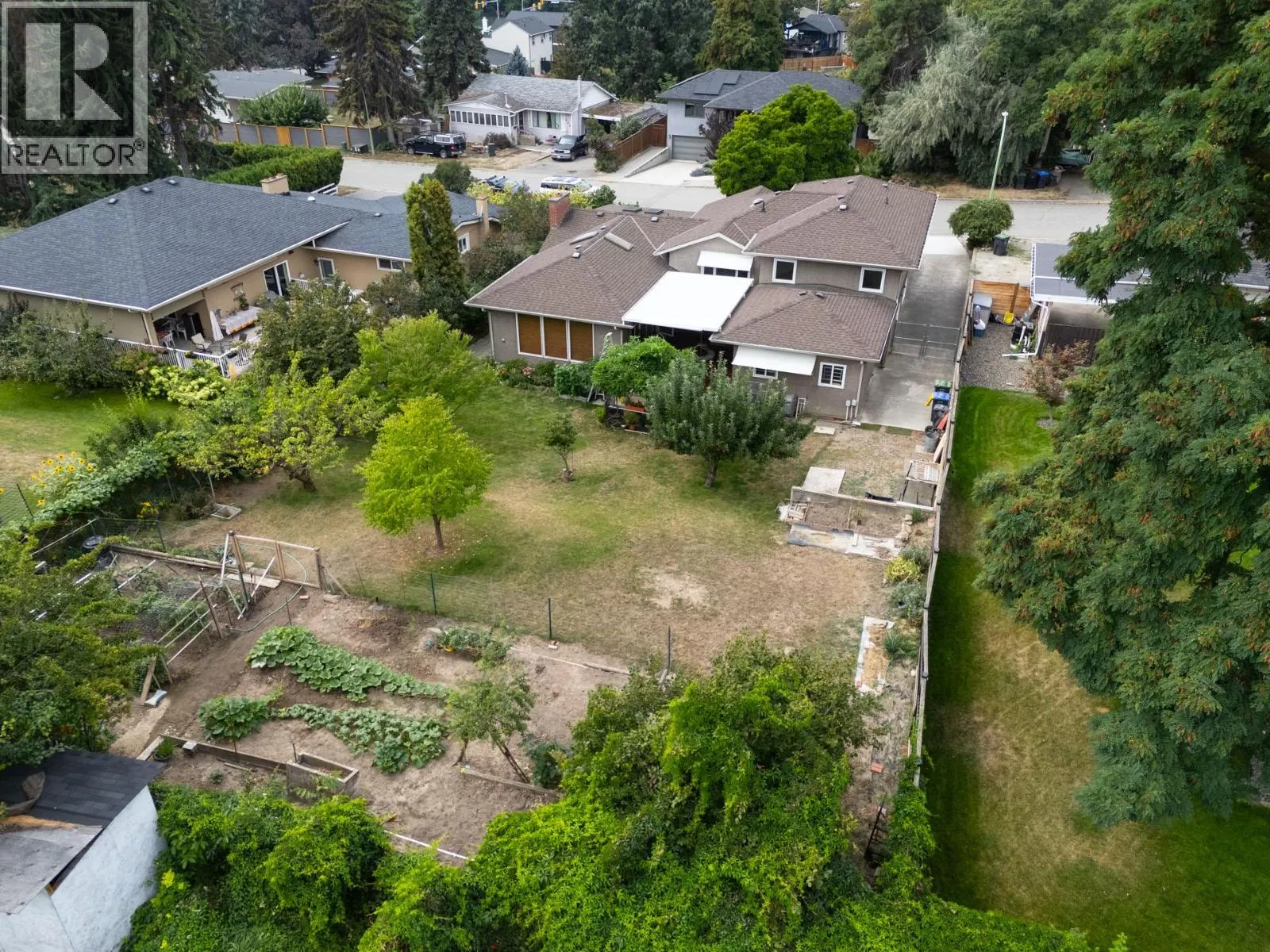 983 Glengarry Street