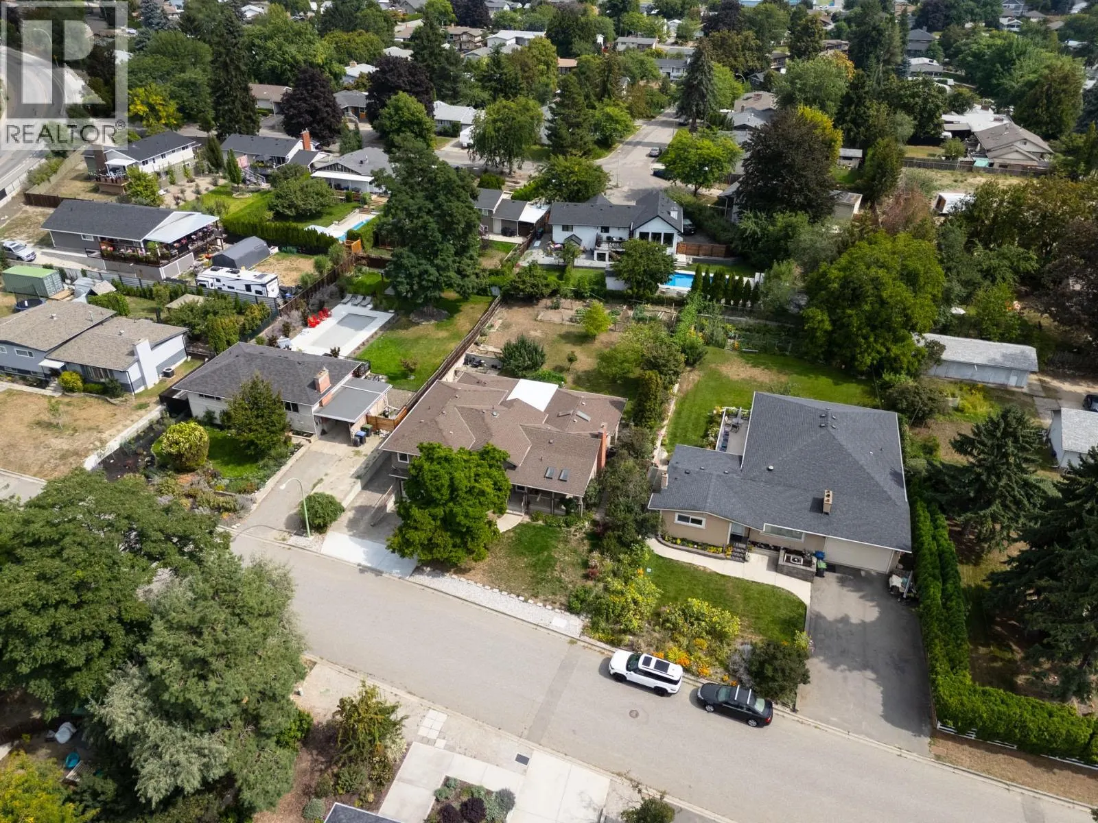 983 Glengarry Street