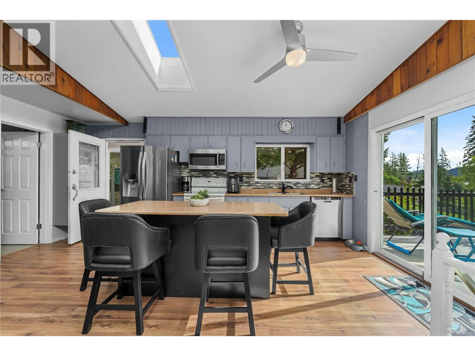 2348 Ojibway Road